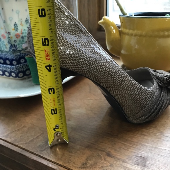 Moda Spana peep toe faux snake skin heels - Picture 8 of 8